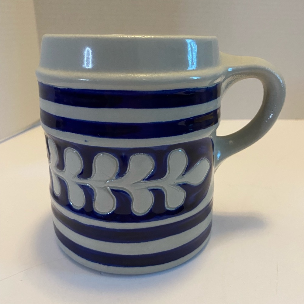 Williamsburg Colonial Pottery Tankard Large Beer Mug Stein Salt Glazed Oak Leaf